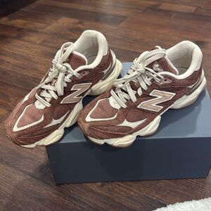 Women’s New Balance 9060, light brown, sand color, size US women’s 8